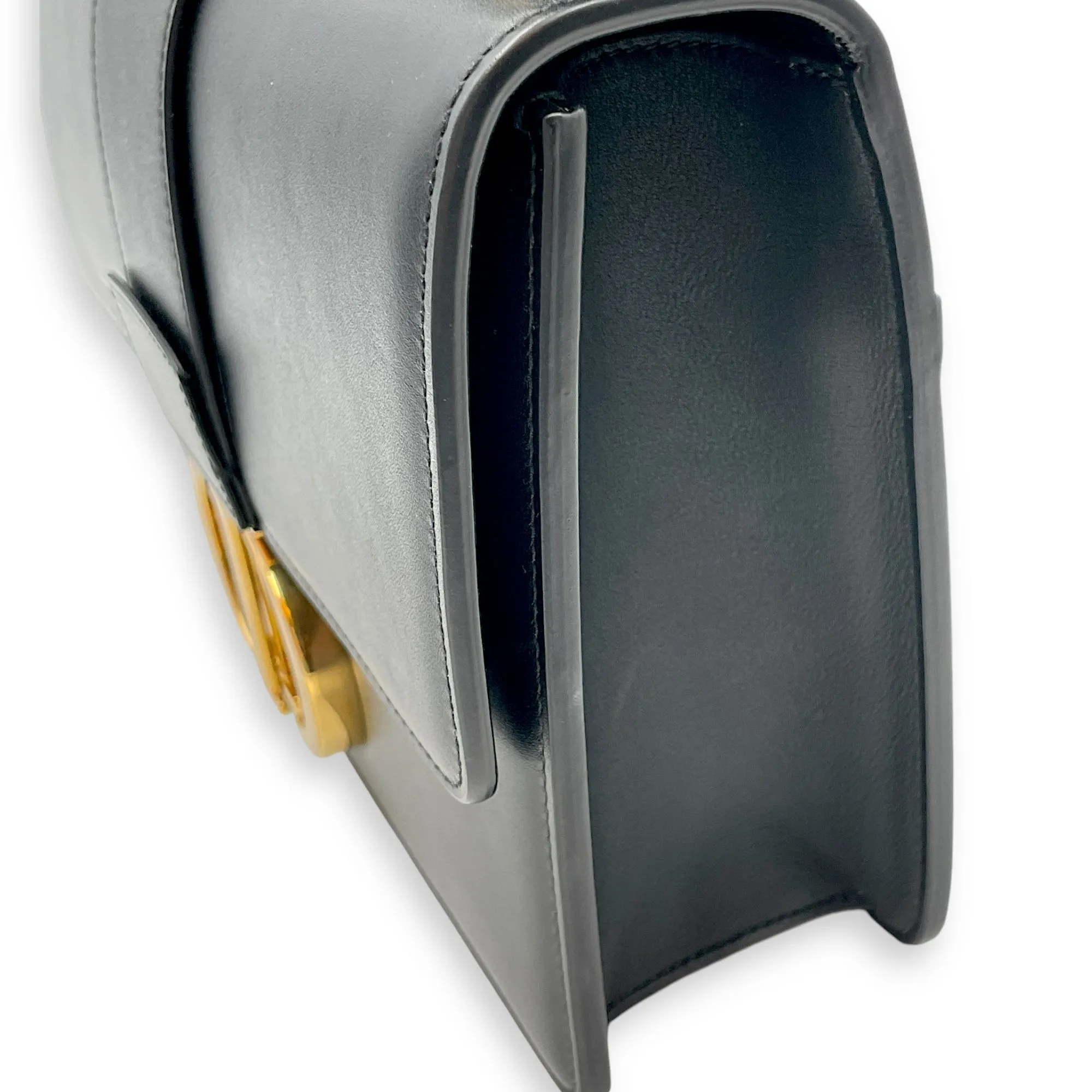 30 Montaigne Medium Black Shoulder Bag in Box Calfskin, Gold hardware