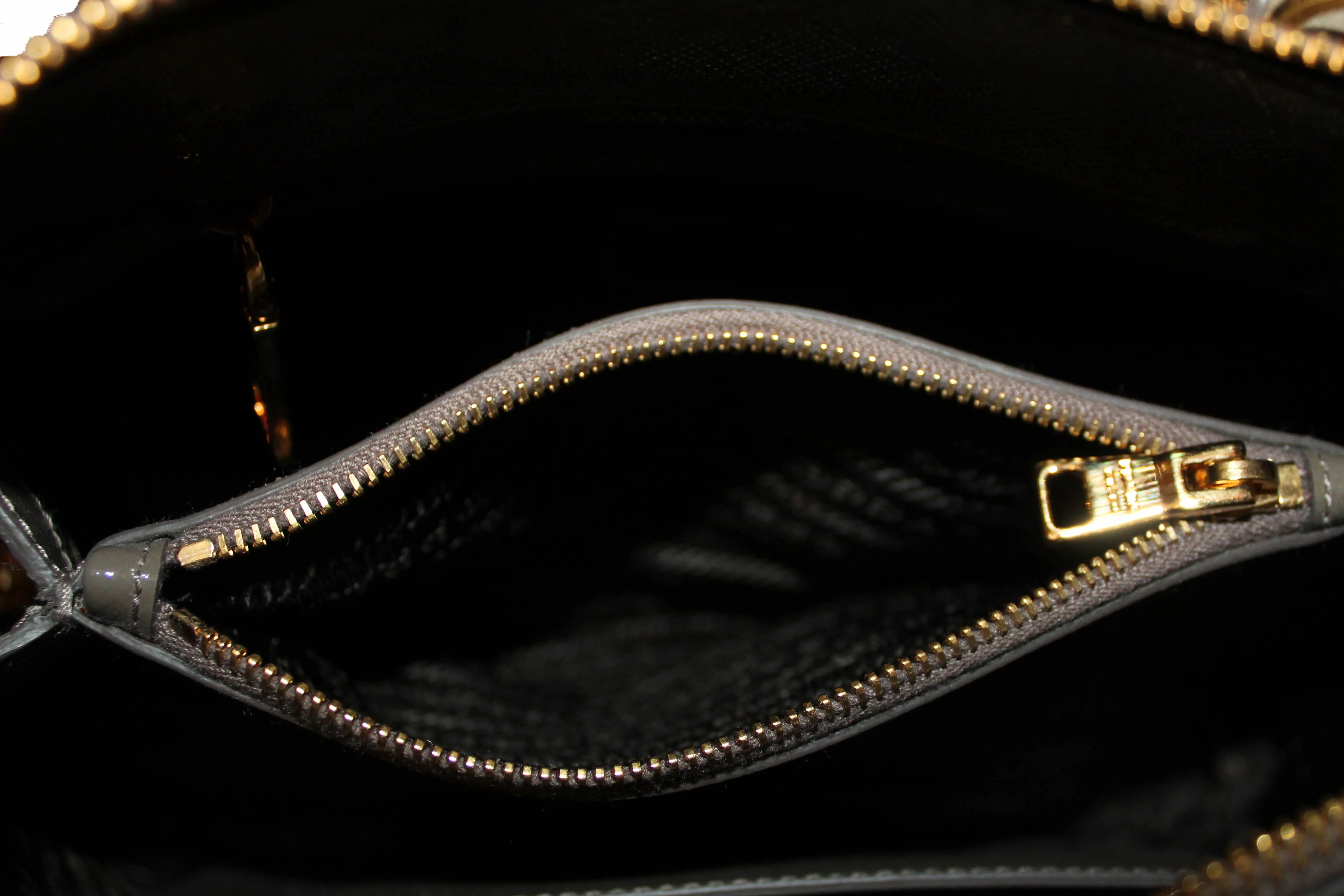 Authentic Prada Argilla Grey Vernice Saffiano Leather Small Promenade Alma Bag