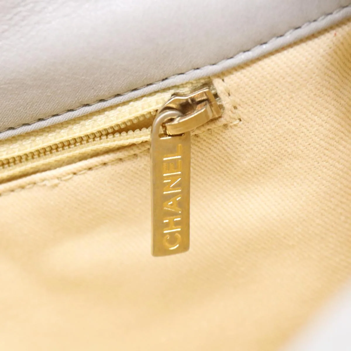 CHANEL Lamb Skin Matelasse Double Chain Shoulder Bag Gray CC am1097gA