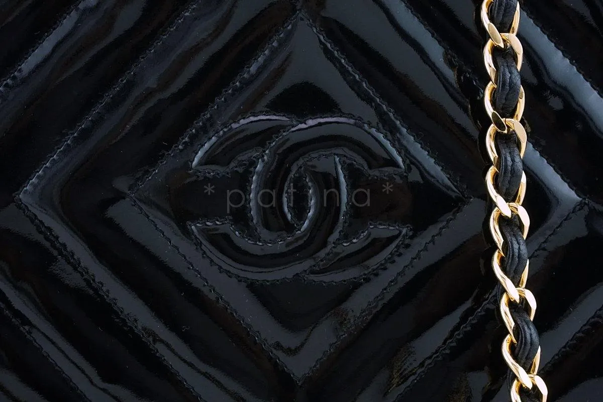 Chanel Pristine Vintage Black Patent Classic Quilted Camera Case Bag