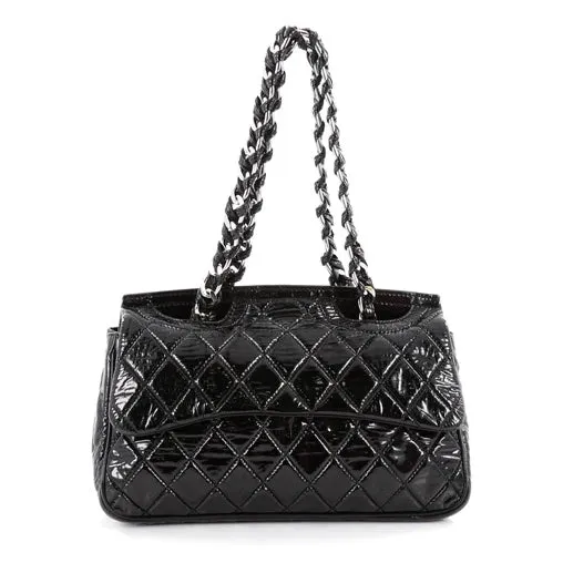 CHANEL QUILTED PATENT LEATHER DAY GLOW SHOULDER BAG