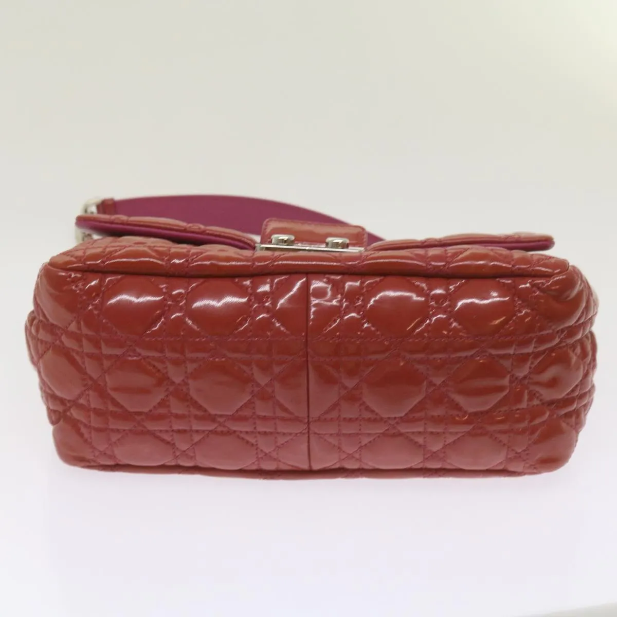 CHRISTIAN DIOR Canage Newlock Shoulder Bag patent Red Auth hk1131