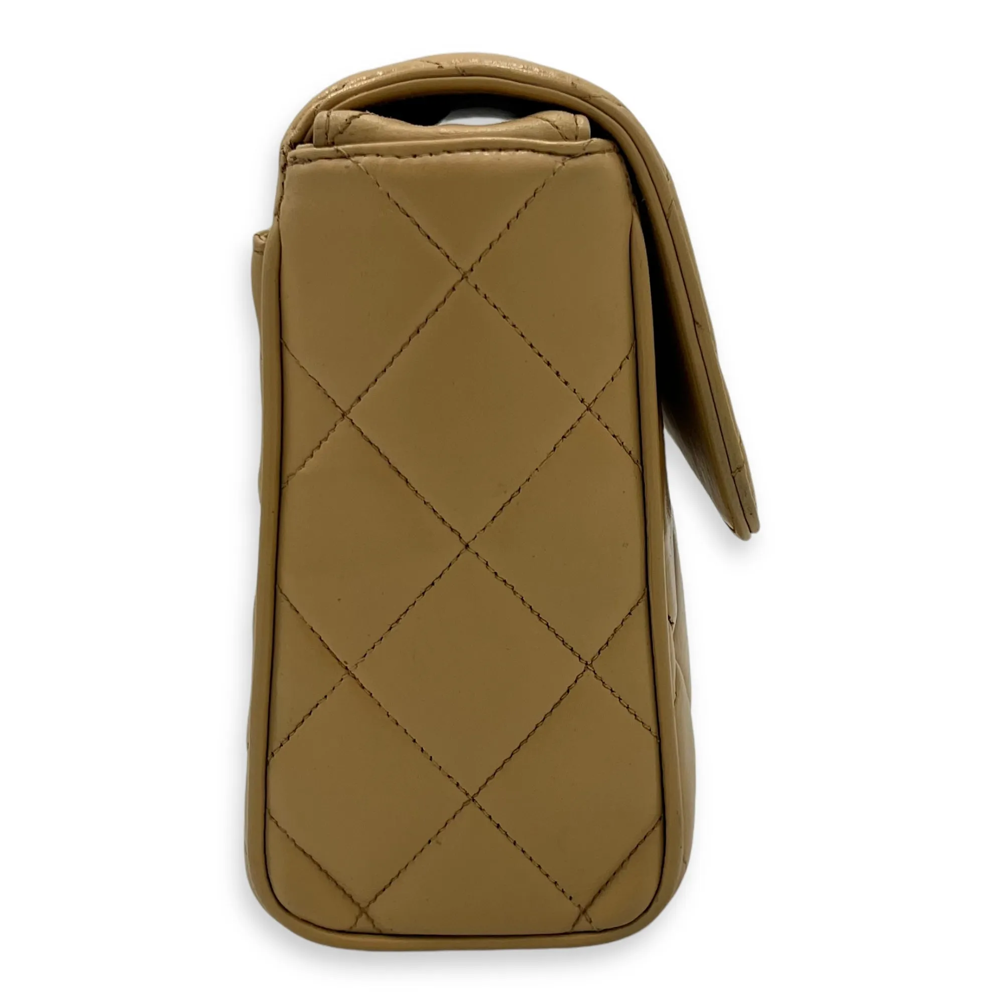 Classic Shoulder Bag Beige in Lambskin, Gold hardware
