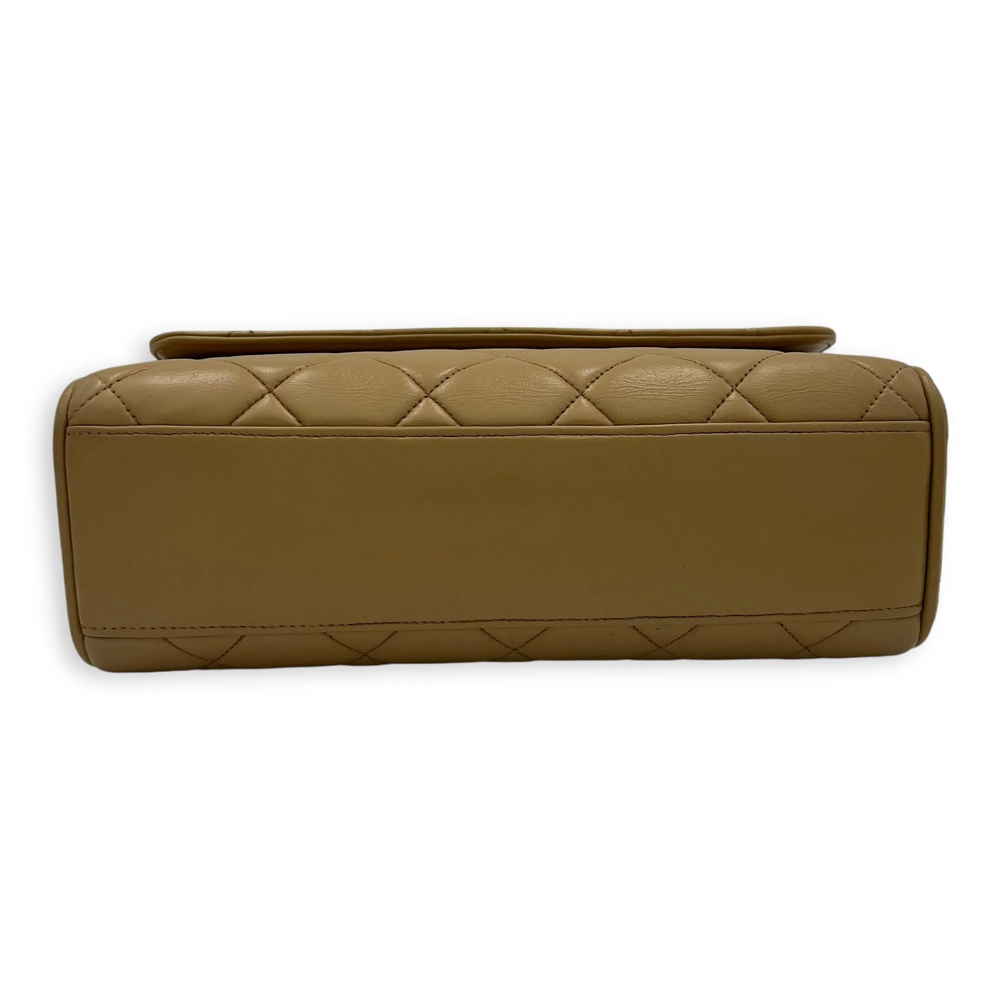 Classic Shoulder Bag Beige in Lambskin, Gold hardware