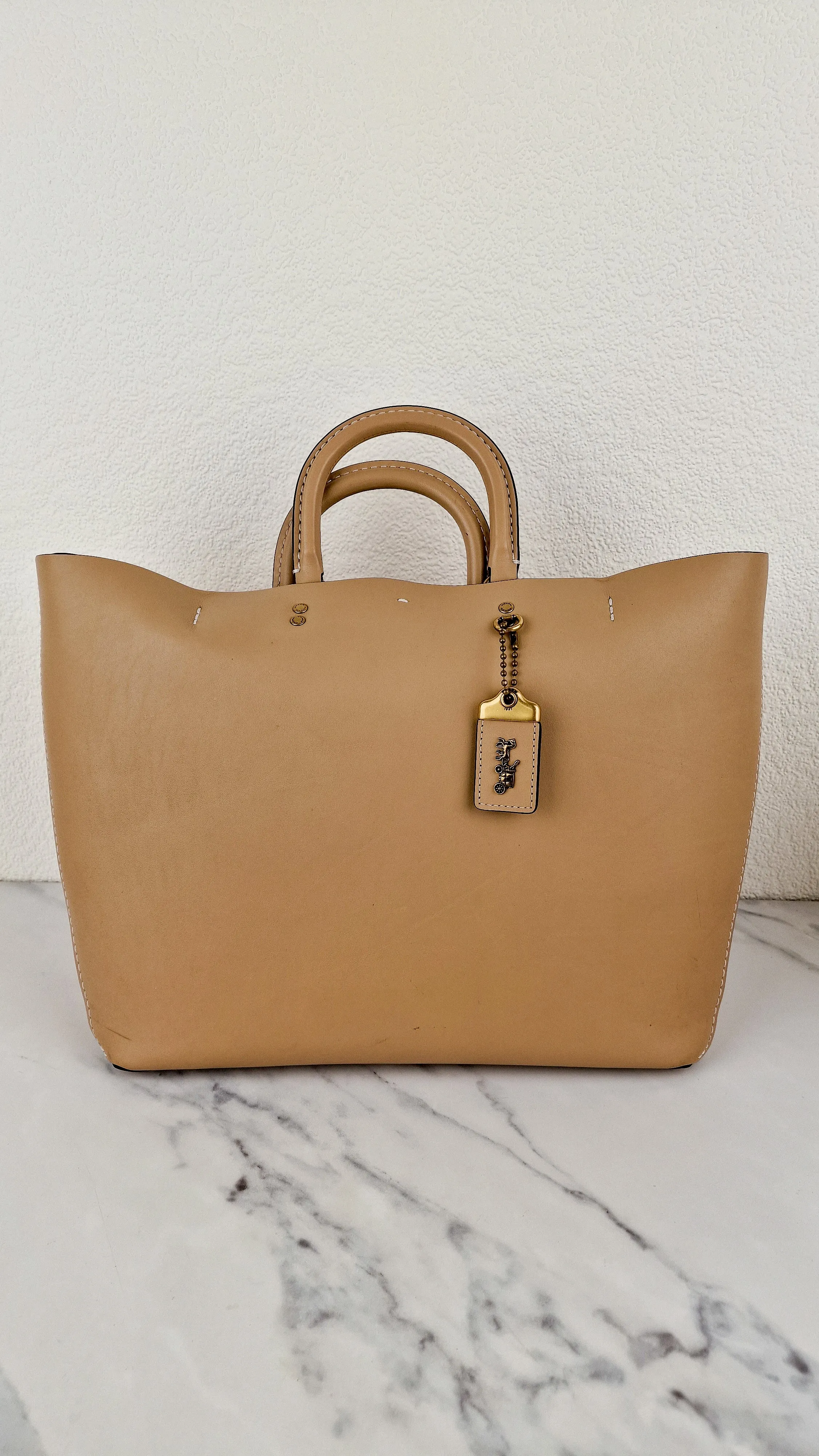 Coach 1941 Rogue Tote Bag With Floral Bow Lining in Beechwood Smooth Leather Handbag Shoulder Bag - Coach 28430