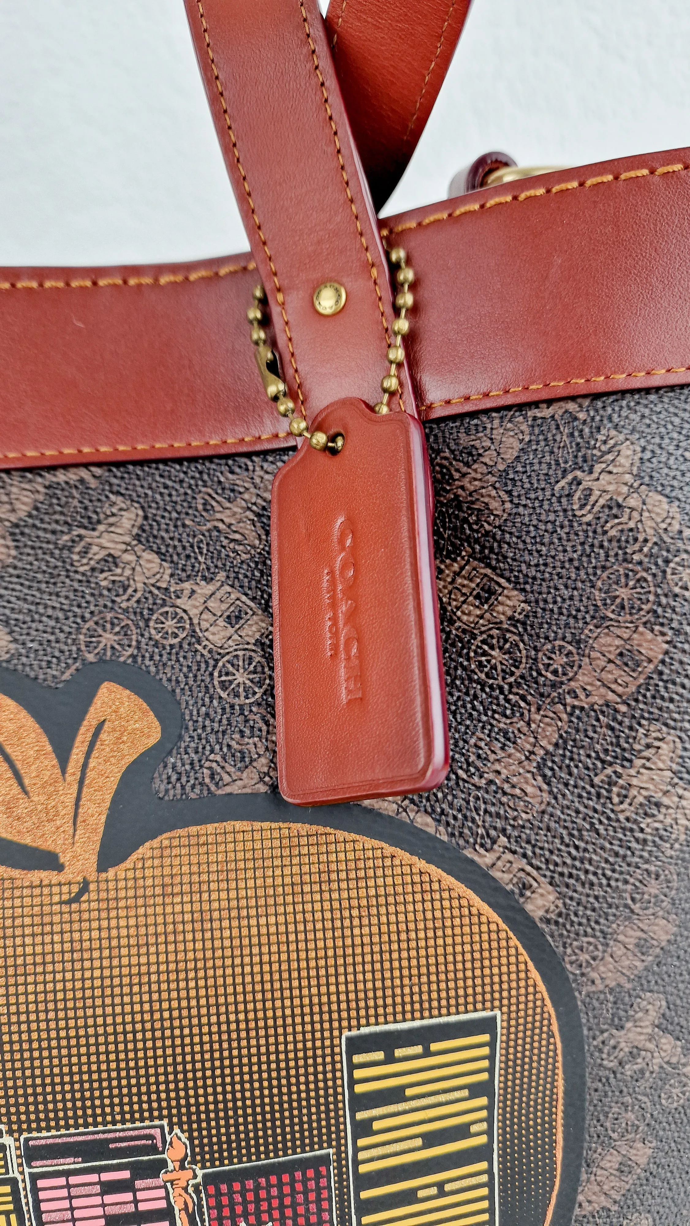 Coach Field Tote Bag In Signature Coated Canvas With Big Apple Skyline New York Saddle Brown Tan Truffle Rust - Handbag Coach C0769