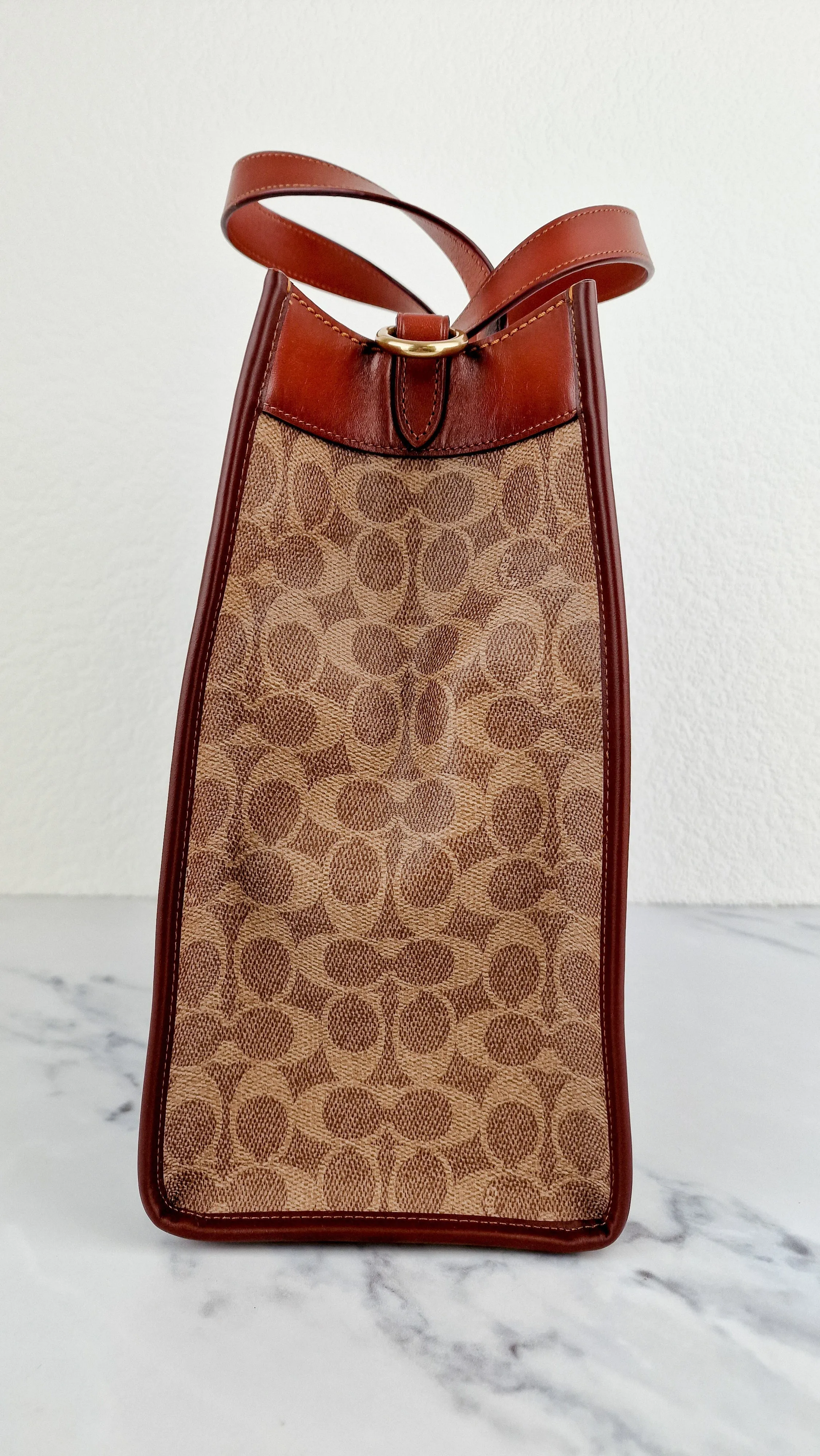 Coach Field Tote Bag In Signature Coated Canvas With Big Apple Skyline New York Saddle Brown Tan Truffle Rust - Handbag Coach C0769