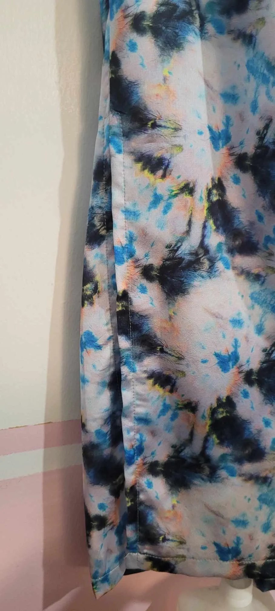 Color splash printed pants with slits Size M