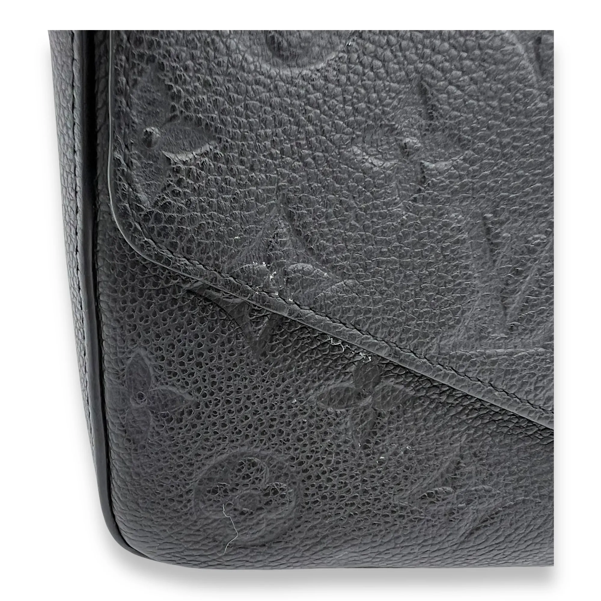 Felicie Wallet On Chain Black in Empreinte Leather, Gold hardware