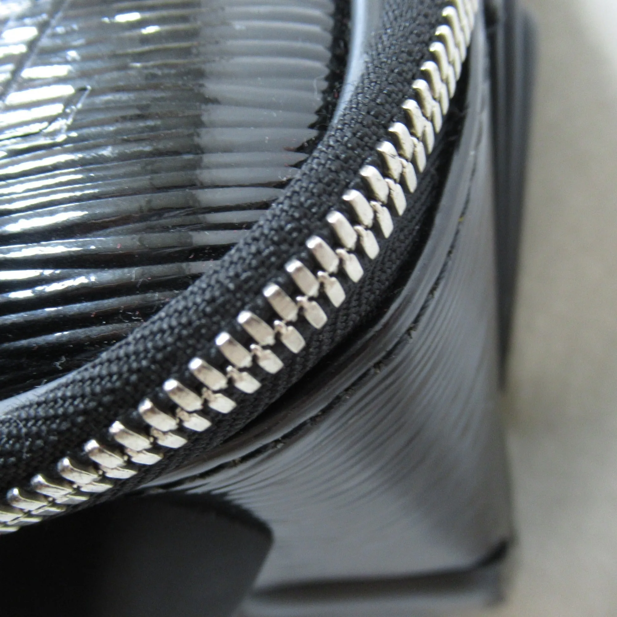 LOUIS VUITTON Pegas 55 carry bag Black Black Patent leather Epi Electric M4035N