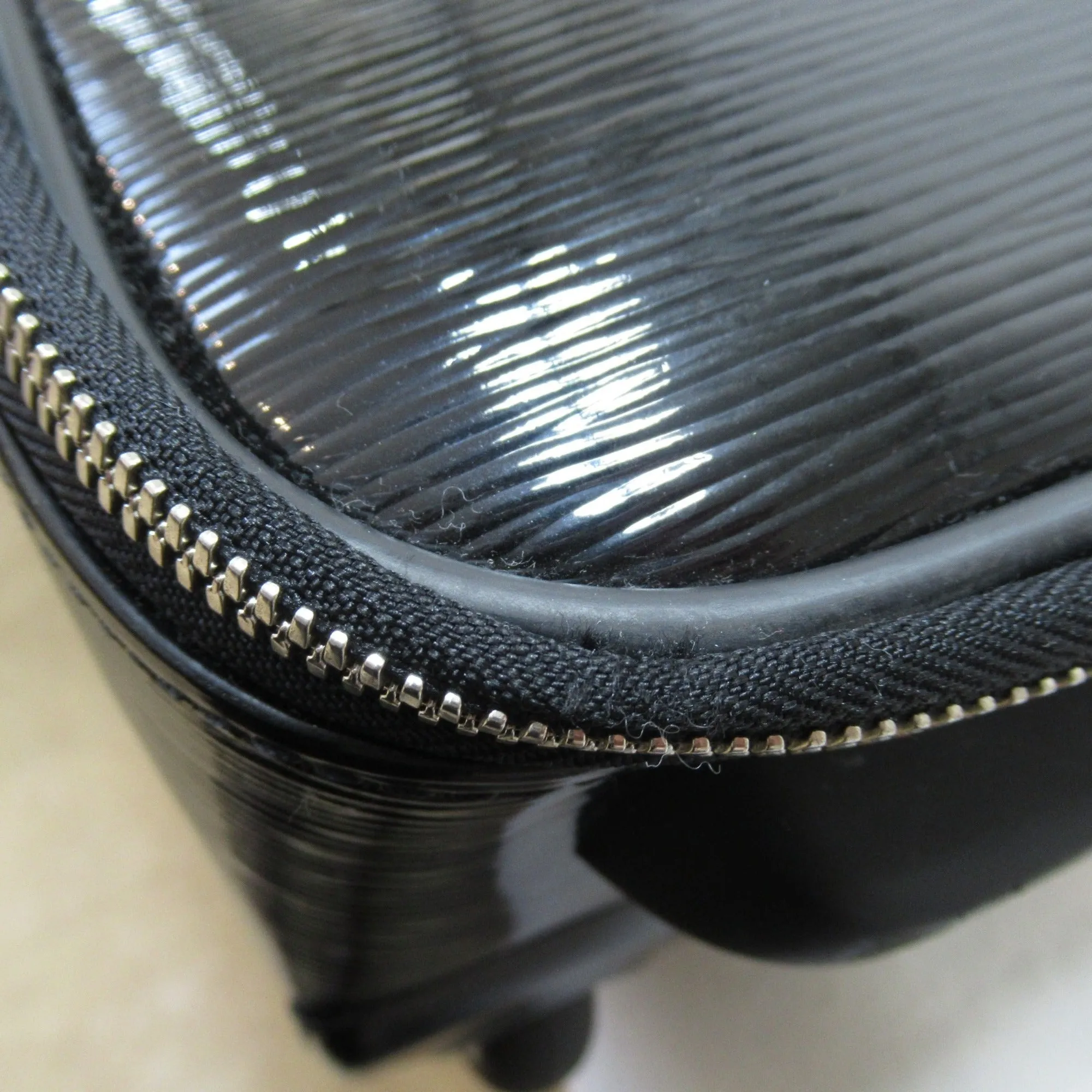 LOUIS VUITTON Pegas 55 carry bag Black Black Patent leather Epi Electric M4035N
